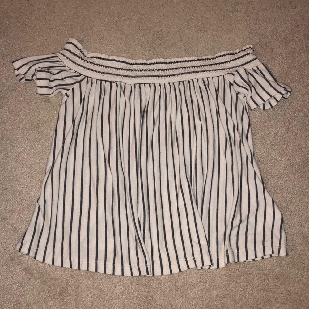 American Eagle off the shoulder shirt